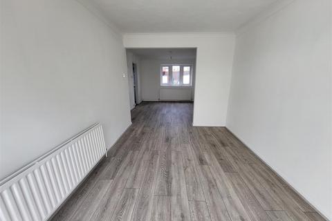 3 bedroom end of terrace house to rent, Star Mill Lane, Chatham