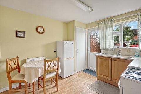 2 bedroom ground floor maisonette for sale, Wivenhoe Road, Alresford, Colchester, CO7