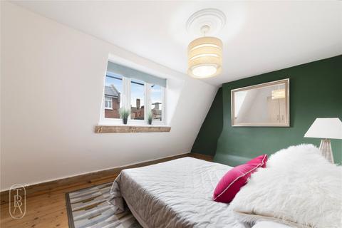 4 bedroom terraced house for sale, New Road, London, E1