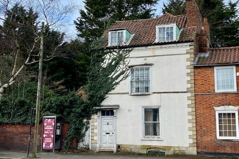 5 bedroom terraced house for sale, 43 Manthorpe Road, Grantham, NG31