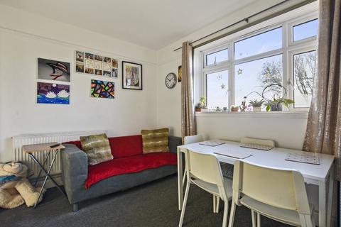 2 bedroom flat for sale, Pauntley Street, Archway