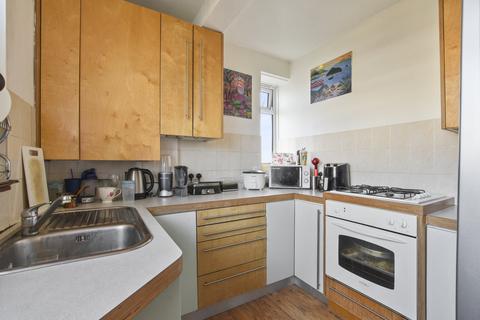 2 bedroom flat for sale, Pauntley Street, Archway