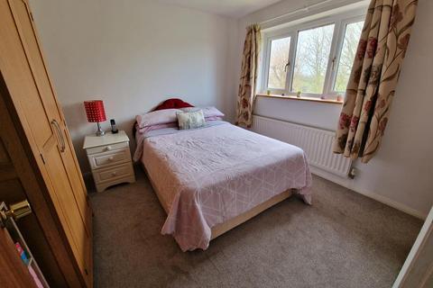 8 Beechwood Drive, Crewkerne, TA18 7BY