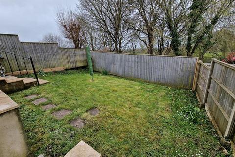 8 Beechwood Drive, Crewkerne, TA18 7BY