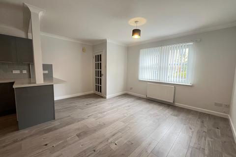 2 bedroom flat to rent, Commercial Road, South Lanarkshire, Strathaven, ML10