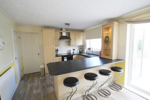 4 bedroom detached house for sale, Cote Road, Shawbirch