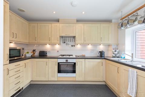 2 bedroom apartment for sale, Lampson Court Copthorne Common Road, Crawley RH10
