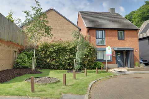 4 bedroom detached house for sale, Fairway Road, Basingstoke, Hampshire, RG24