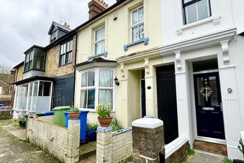 3 bedroom terraced house for sale, Queens Road, Faversham ME13