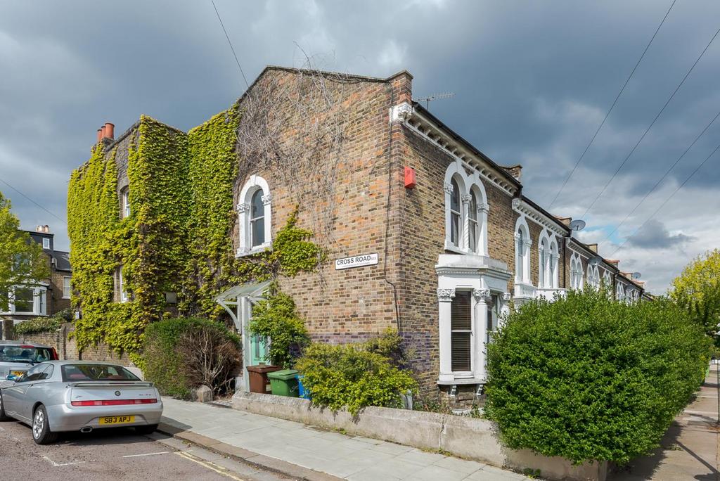 CROFTON ROAD, SE5 4 bed terraced house £4,000 pcm (£923 pw)