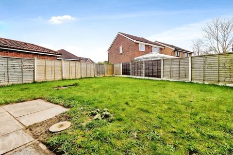 3 bedroom detached house to rent, Billberry Close, Whitefield, M45