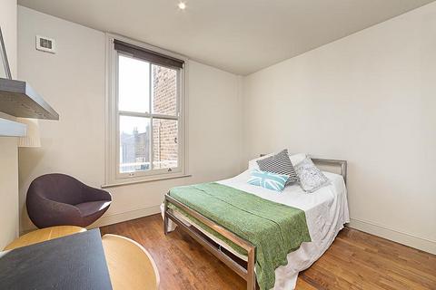 Studio to rent, St. Charles Square, Notting Hill, London, W10