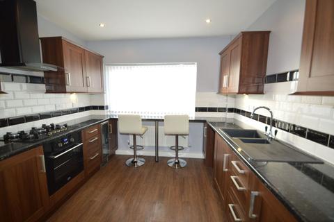 3 bedroom apartment to rent, Randale Drive, Bury, BL9