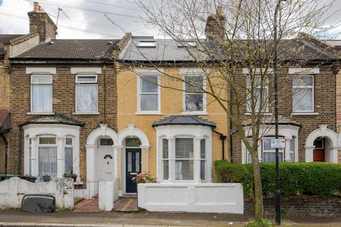 128 Leslie Road, London, E11 4HG