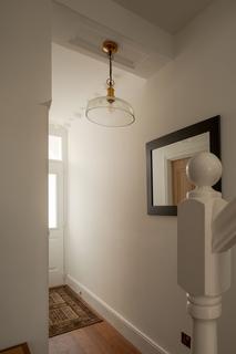 128 Leslie Road, London, E11 4HG