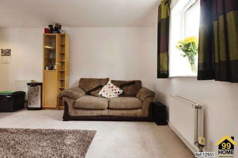 1 bedroom flat for sale, Victoria Close, Dursley, Gloucestershire, GL11