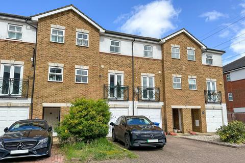 43 Old Mill Place, Wraysbury, Staines-upon-thames, TW19 5LY