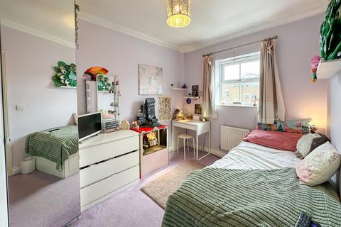 43 Old Mill Place, Wraysbury, Staines-upon-thames, TW19 5LY