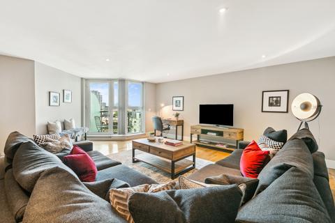 2 bedroom flat for sale, St. George Wharf, London