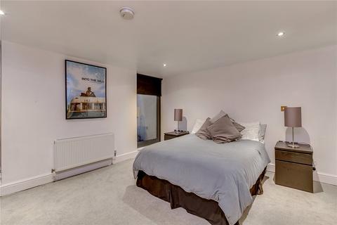 3 bedroom maisonette for sale, Sheringham Road, Islington, London