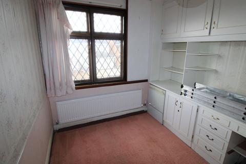 96 Berkeley Drive, Hornchurch, RM11 3PZ