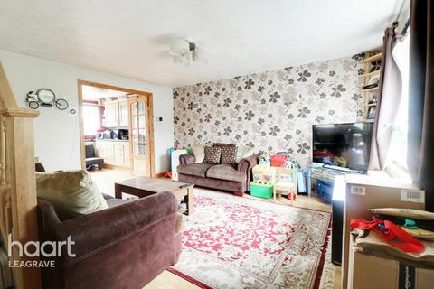 3 bedroom semi-detached house to rent, Coltsfoot Green, Luton LU4