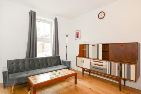 1 bedroom flat to rent, Pickwick House, George Row, London