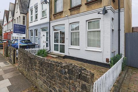 1 bedroom ground floor flat for sale, Crowborough Road, Southend-On-Sea, SS2