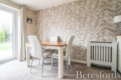 3 Algar Close, Dunmow, CM6 4AF