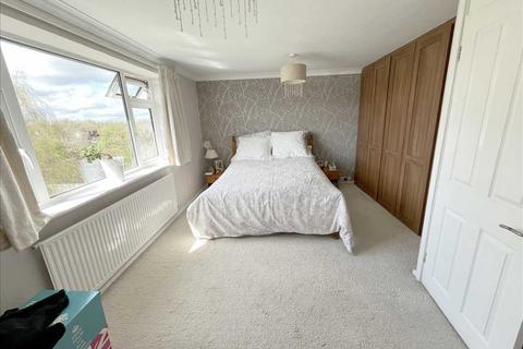 12 Moat Close, Bushey, WD23 3BS