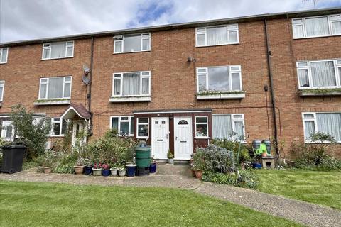 12 Moat Close, Bushey, WD23 3BS