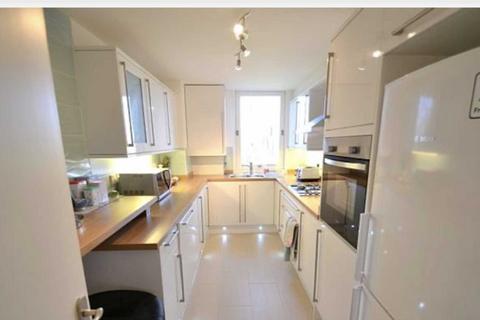 2 bedroom flat to rent, Golders Green, London NW11