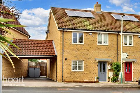 3 Arnwil Drive, Romford, RM3 7GL