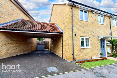 3 Arnwil Drive, Romford, RM3 7GL