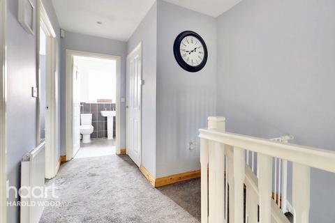 3 Arnwil Drive, Romford, RM3 7GL