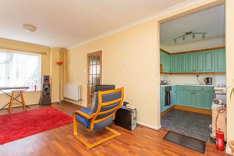 11 Browning Place, Folkestone, CT19 6JP