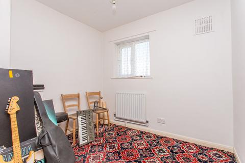 11 Browning Place, Folkestone, CT19 6JP