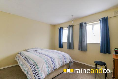 45 Briars Wood, Hatfield, AL10 8DH