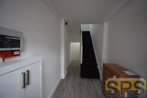 2 bedroom flat to rent, Ashford Street, Stoke-on-Trent ST4