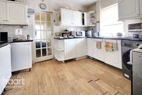 41 Bungalow Road, Edlington, Doncaster, DN12 1DN