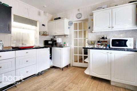41 Bungalow Road, Edlington, Doncaster, DN12 1DN