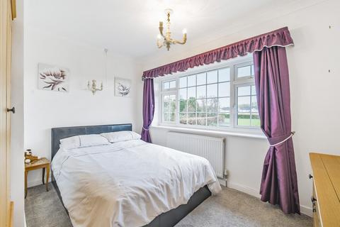 28 Millbeck Green, Collingham, Wetherby, LS22 5AJ
