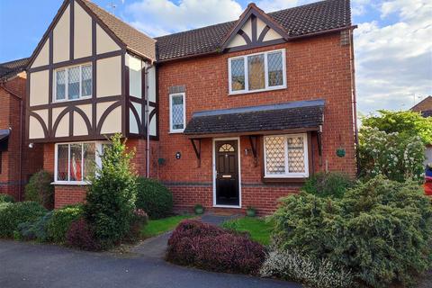 4 bedroom detached house for sale, Beach Close Evesham WR11 1GH