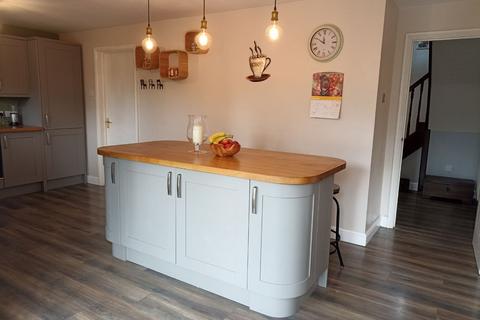 4 bedroom detached house for sale, Beach Close Evesham WR11 1GH