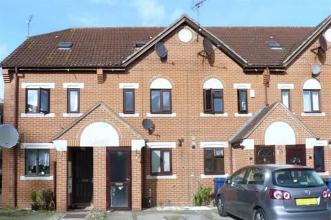 3 bedroom townhouse to rent, Swan Drive, London NW9