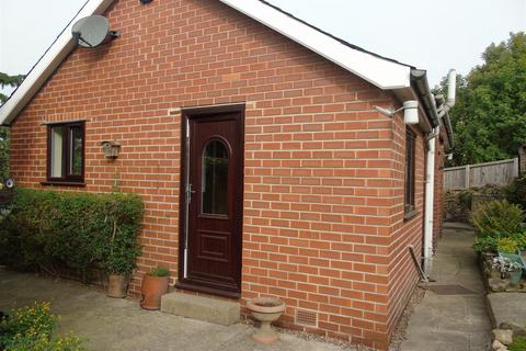 2 bedroom bungalow to rent, Whittington Hill, Chesterfield, Derbyshire