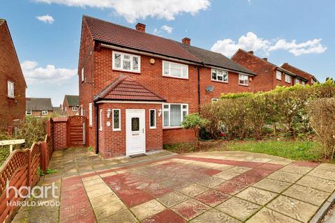 3 bedroom semi-detached house for sale, Whitchurch Road, Romford