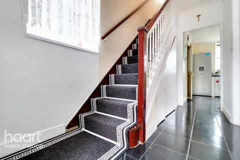 17 Whitchurch Road, Romford, RM3 9EX