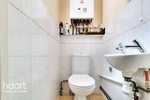17 Whitchurch Road, Romford, RM3 9EX