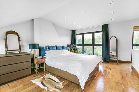 18 Chiswick Road, London, W4 5RB